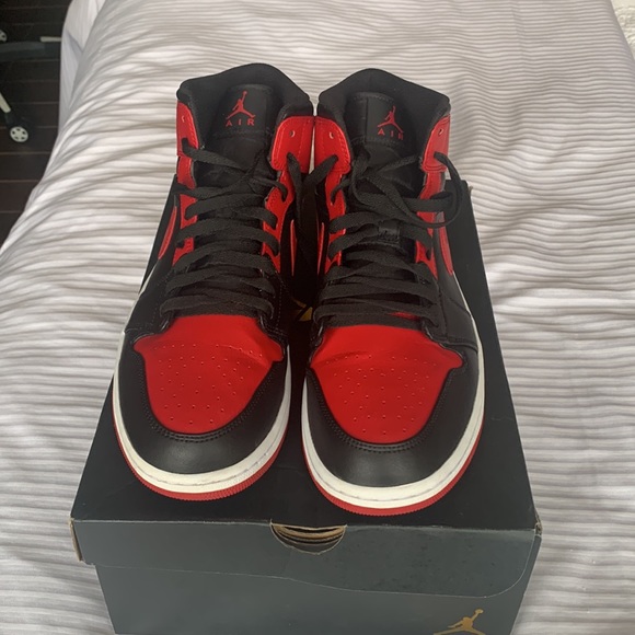 Air Jordan 1 “Banned” - Picture 3 of 6